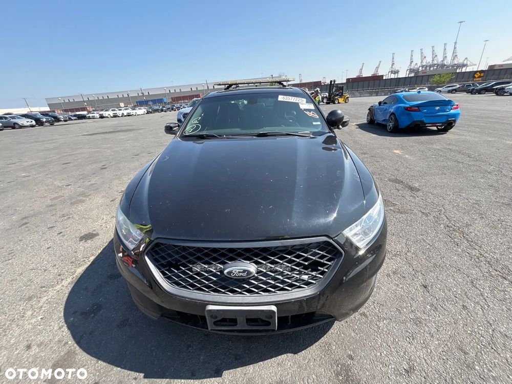 Ford Taurus - 7