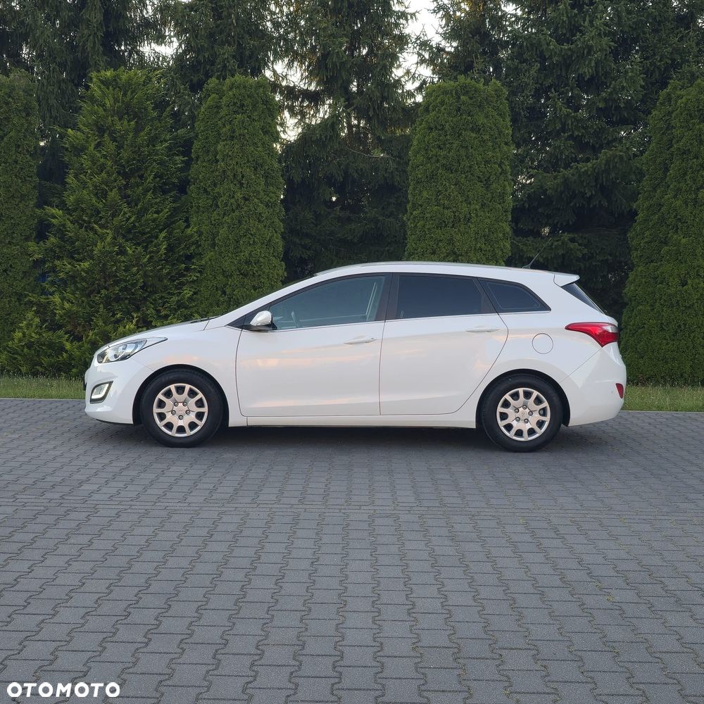 Hyundai i30 blue Kombi 1.6 GDi Passion - 13
