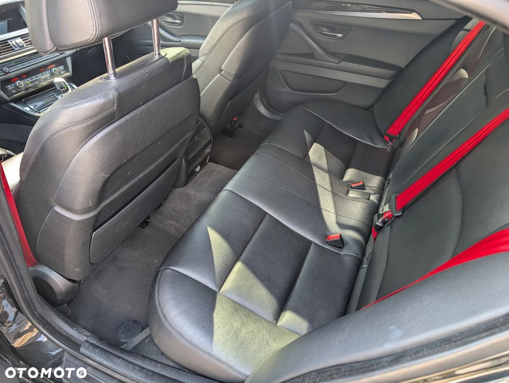 BMW Seria 5 520d xDrive - 25