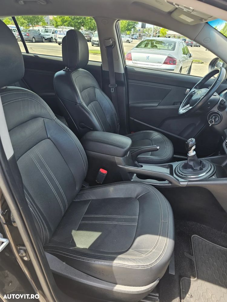 Kia Sportage 2.0 DSL MT 4x4 PREMIUM - 8