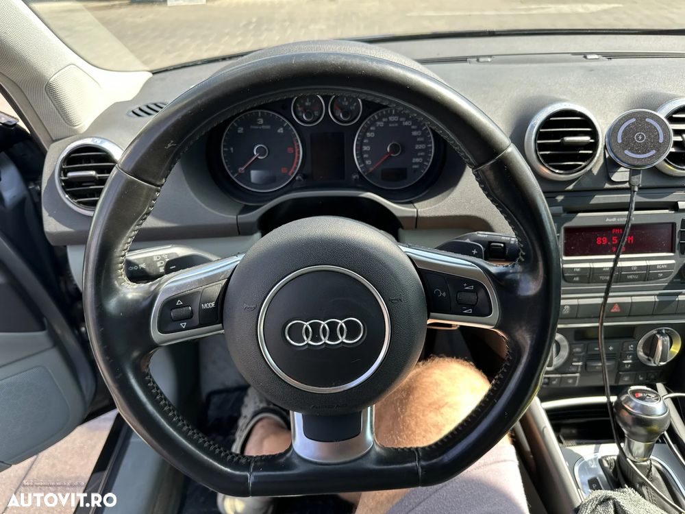 Audi A3 2.0 TDI DPF S tronic S line Sportpaket - 2