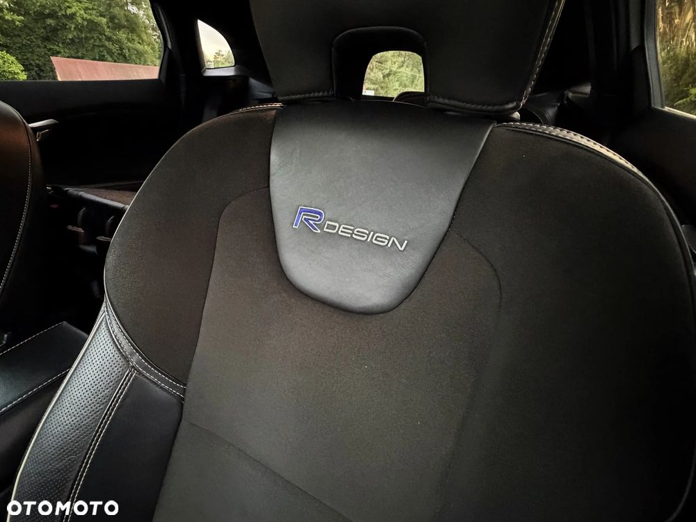 Volvo V40 D2 R Design - 10