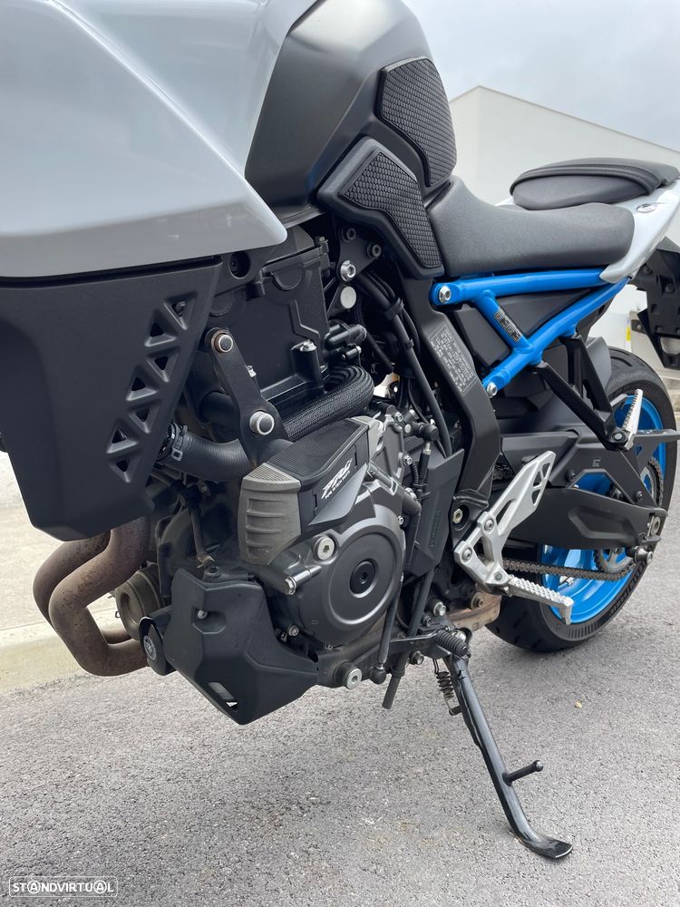 Suzuki GSX - 3
