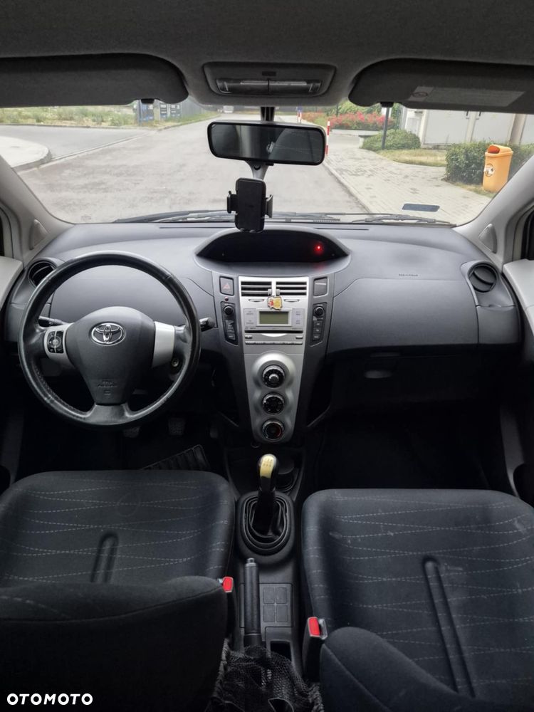 Toyota Yaris 1.3 Sol - 9