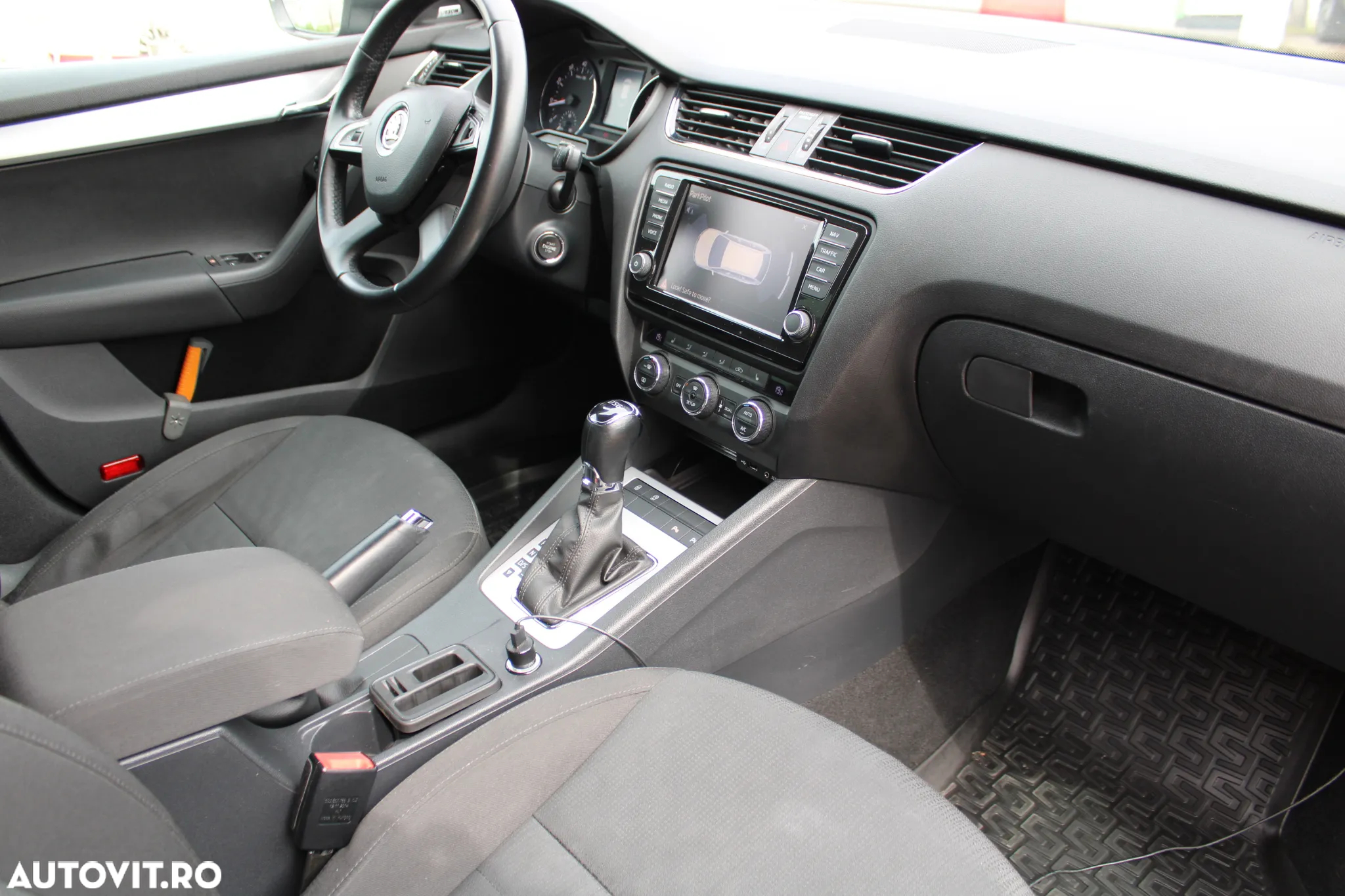 Skoda Octavia 1.4 TSI ELEGANCE DSG - 25