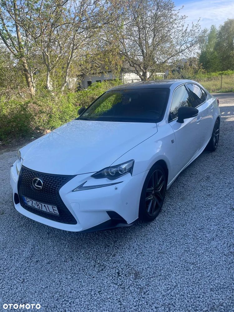 Lexus IS 200t F Sport - 3