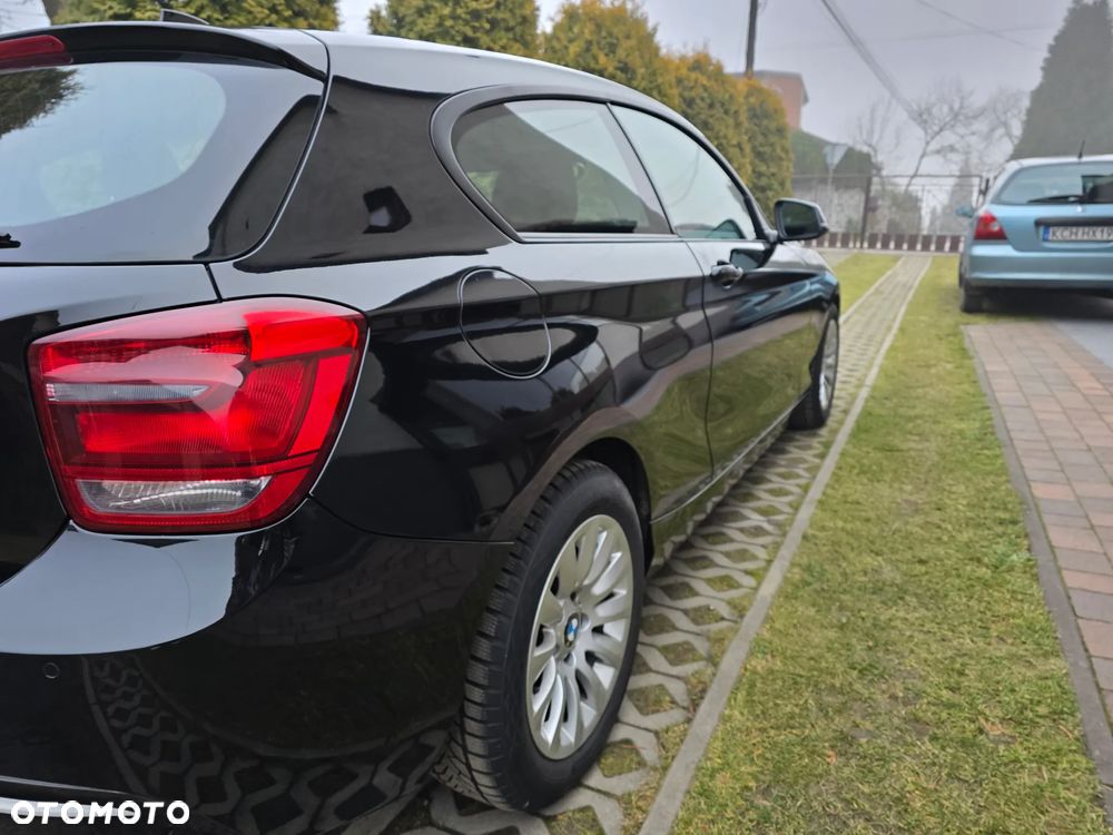 BMW Seria 1 114i - 4