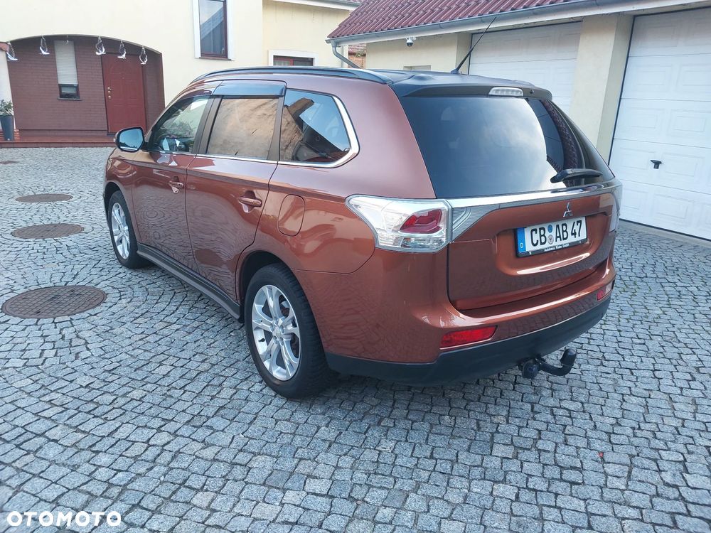 Mitsubishi Outlander 2.2 DI-D 4WD Diamant Edition - 4