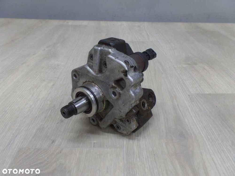 MITSUBISHI CANTER FUSO 4.9 DID 7C18 POMPA WTRYSKOWA PALIWA 0445020050 ME225083 - 1