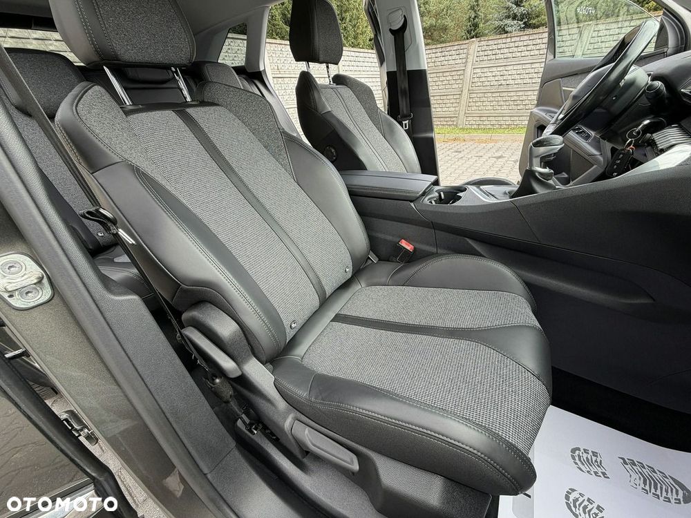 Peugeot 3008 1.6 BlueHDi Allure S&S - 26