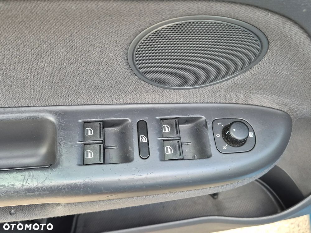 Volkswagen Golf Plus 2.0 FSI Sportline - 17