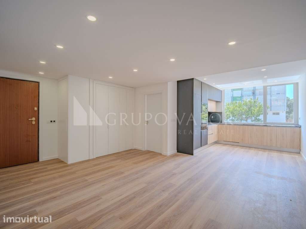 T3 com Suite Totalmente Remodelado | Feijó | Almada - Grande imagem: 3/13