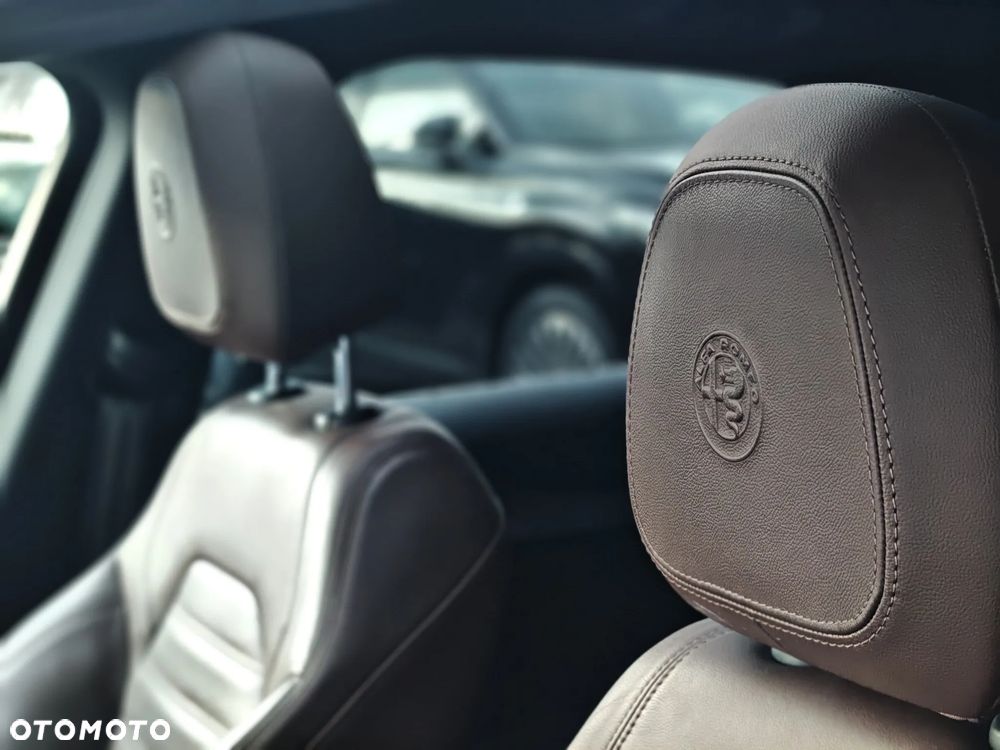 Alfa Romeo Stelvio - 10