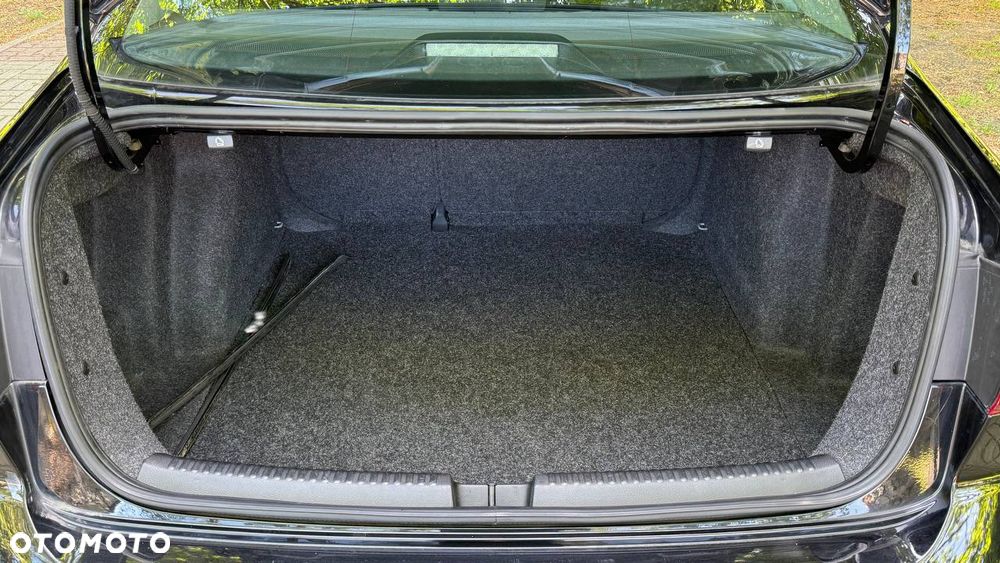 Volkswagen Jetta 2.0 Base - 18
