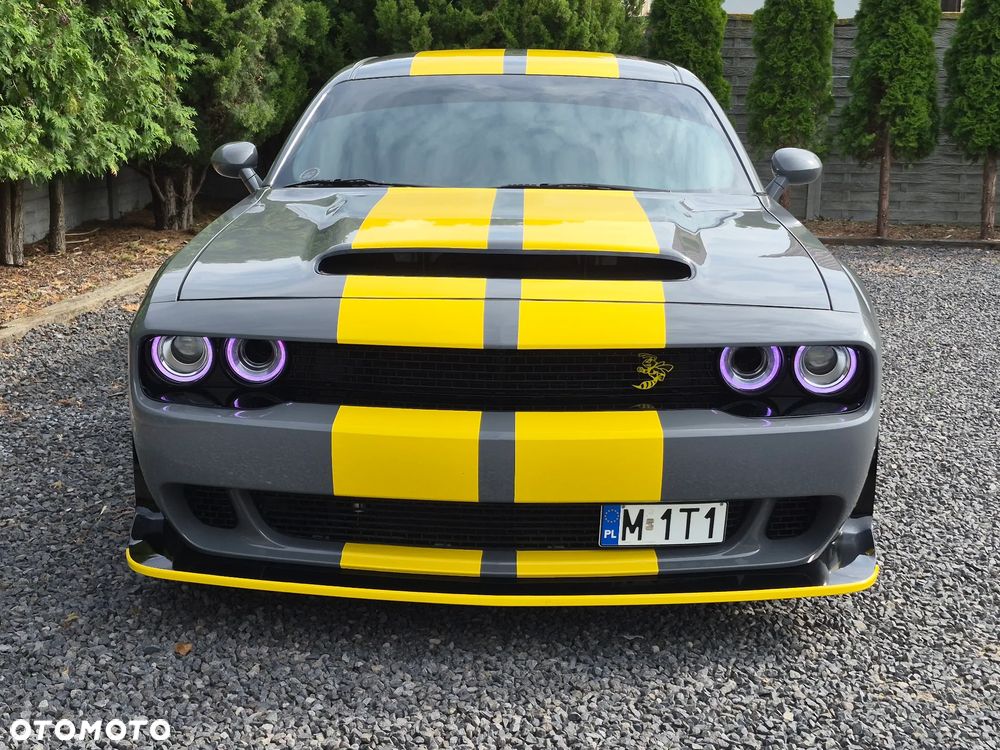 Dodge Challenger - 11