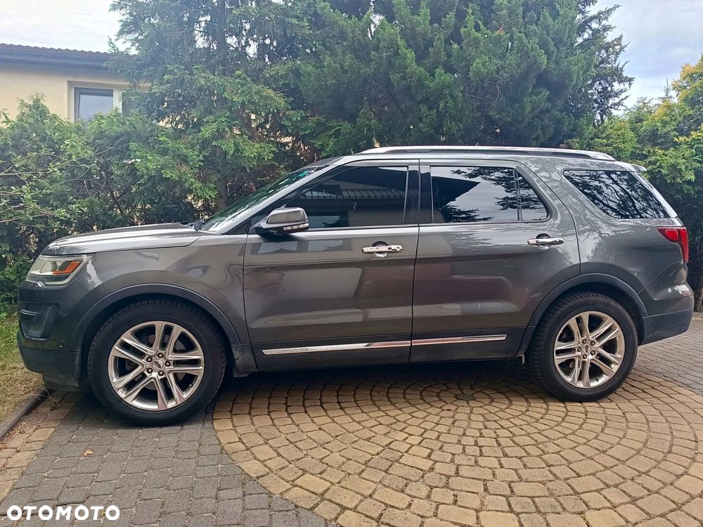 Ford Explorer - 3