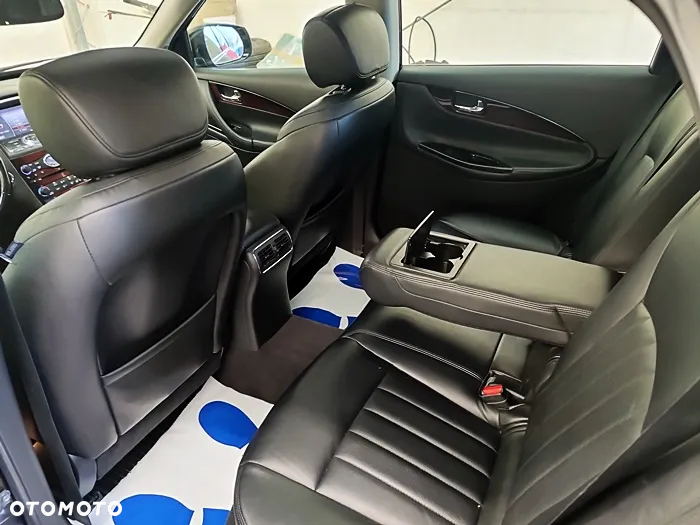 Infiniti Q50 - 33