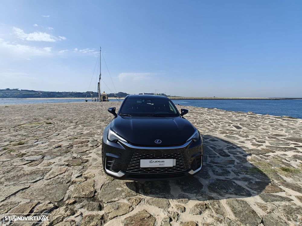 Lexus LBX - 6
