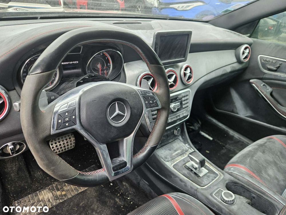Mercedes-Benz GLA 45 AMG 4-Matic - 6