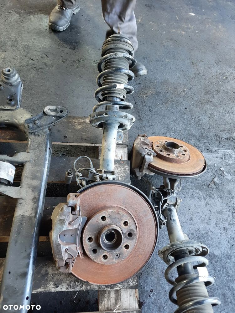 Zwrotnica z amortyzatorem Opel Meriva B lewa!!Wysyłka!! - 2