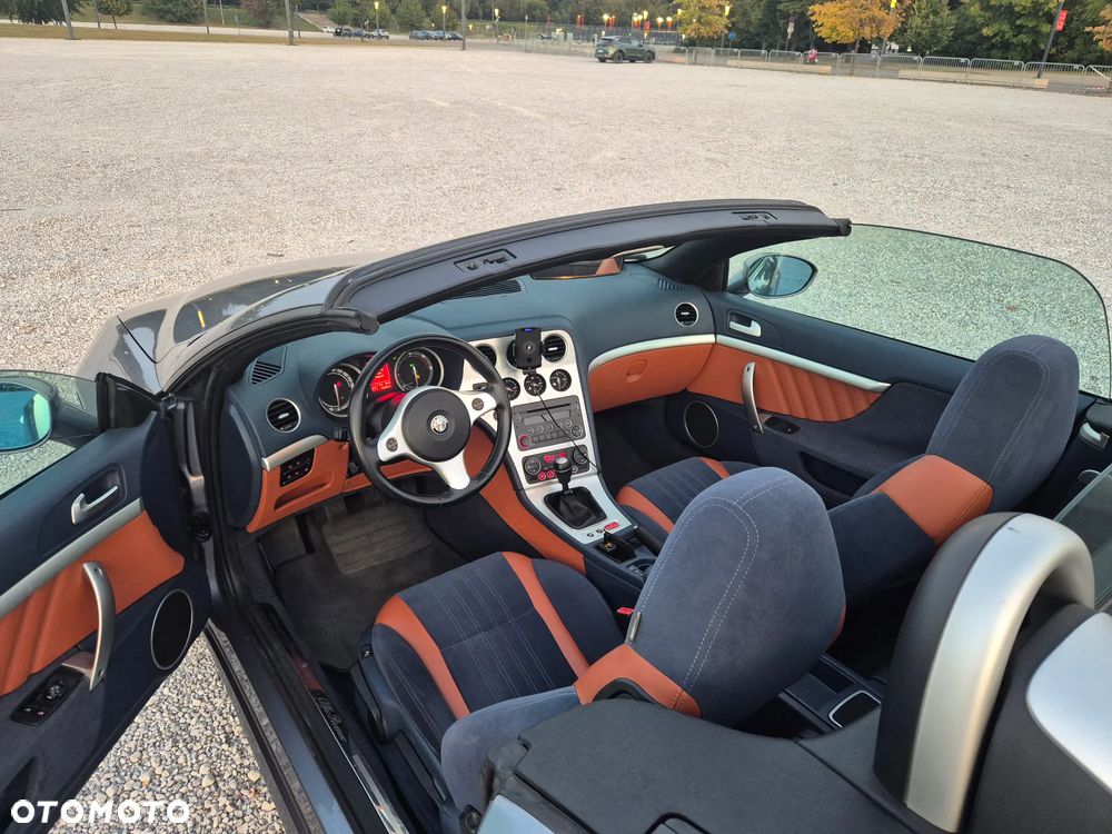 Alfa Romeo Spider 2.4JTDM - 8