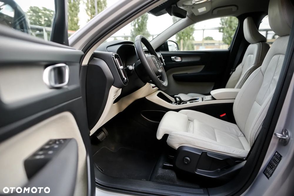 Volvo XC 40 B4 AWD Ultimate Bright - 19