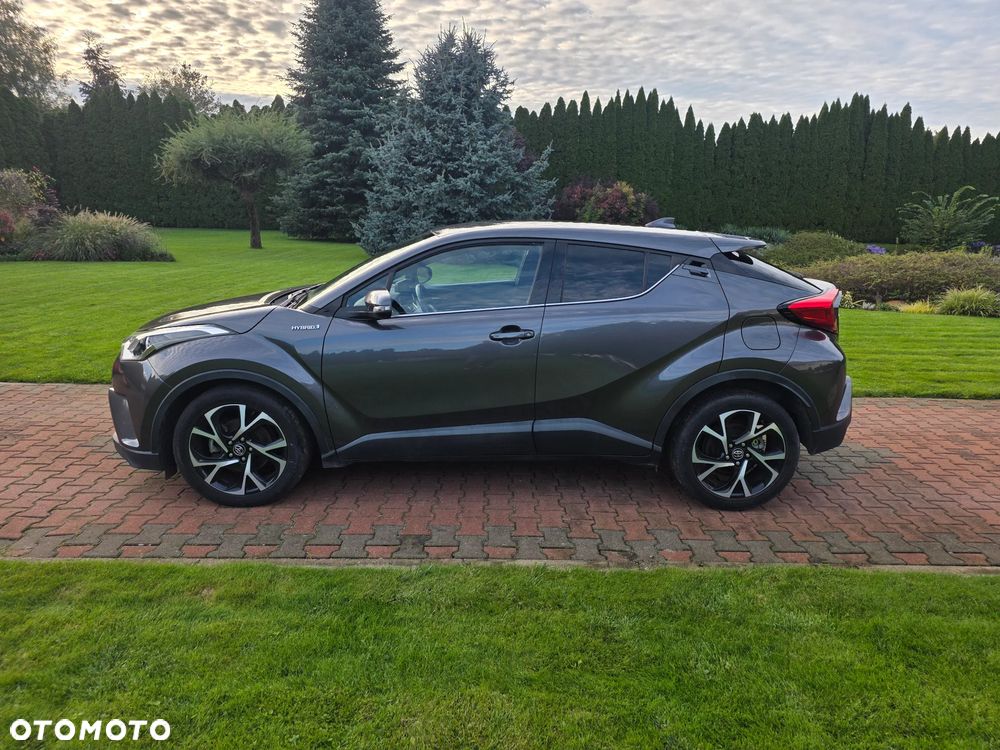 Toyota C-Hr 2018 photo 2