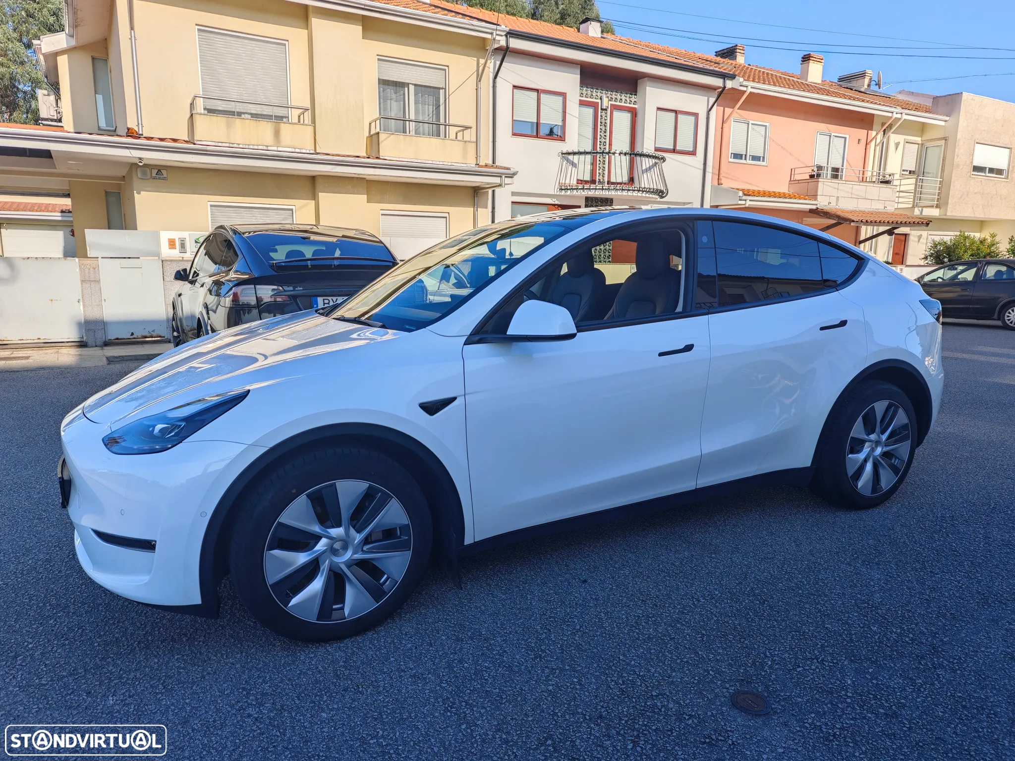 Tesla Model Y Long Range Dual Motor AWD - 2