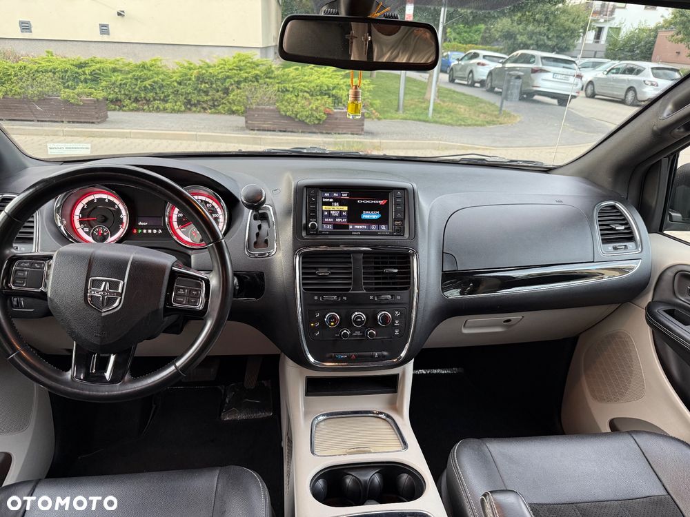 Dodge Grand Caravan - 18