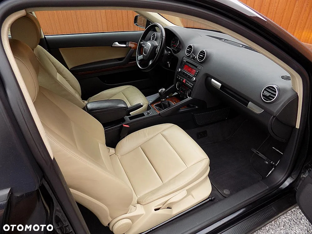 Audi A3 1.6 Attraction - 8