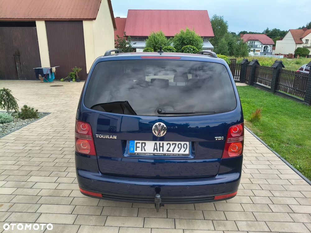 Volkswagen Touran - 6