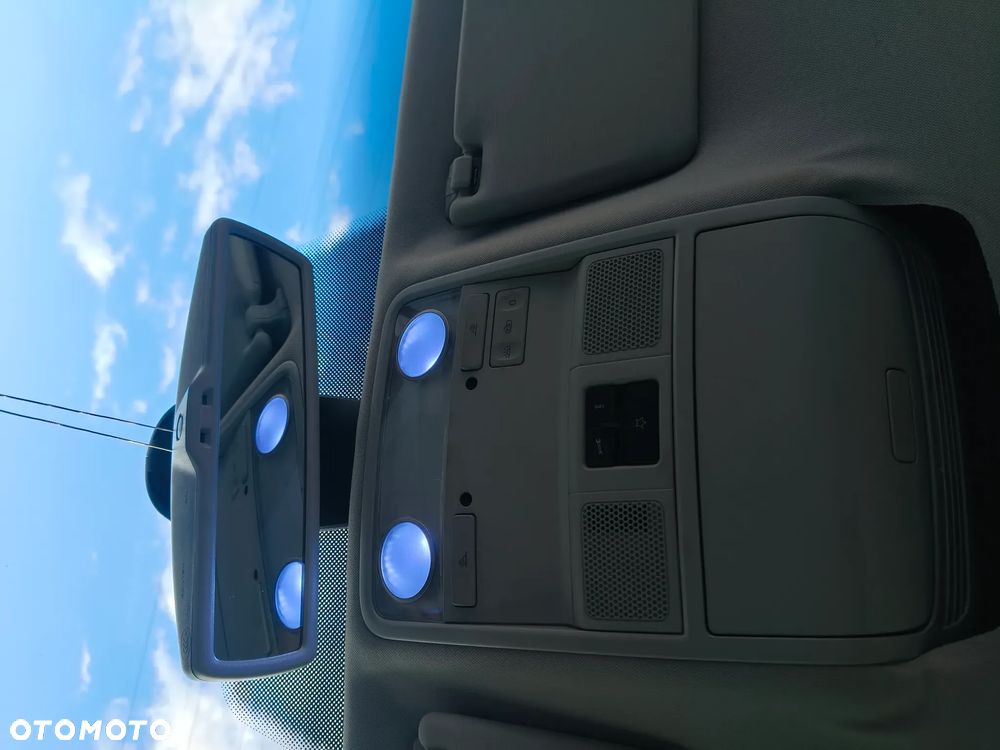 Volkswagen Passat 2.0 TDI DPF Highline - 26