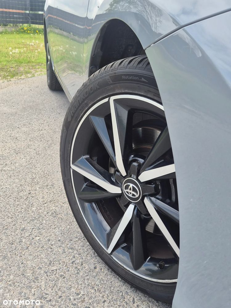 Toyota Auris Hybrid 135 Selection - 26