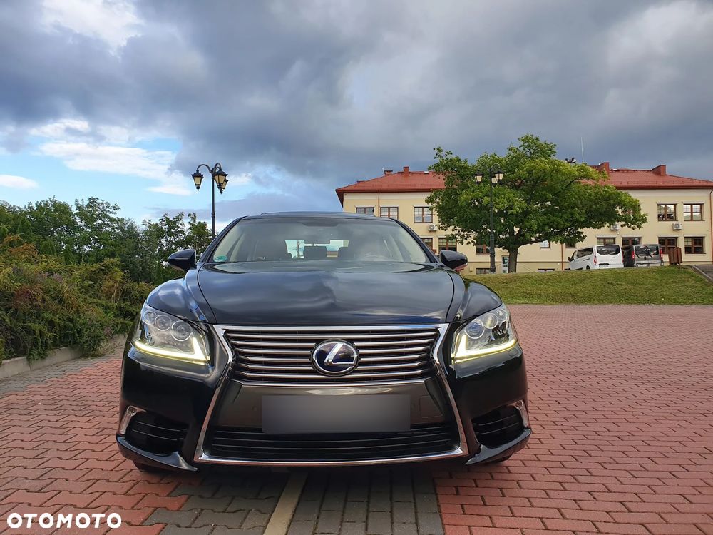 Lexus LS - 4