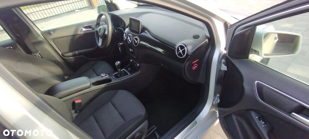 Mercedes-Benz Klasa B 180 CDI (BlueEFFICIENCY) - 13