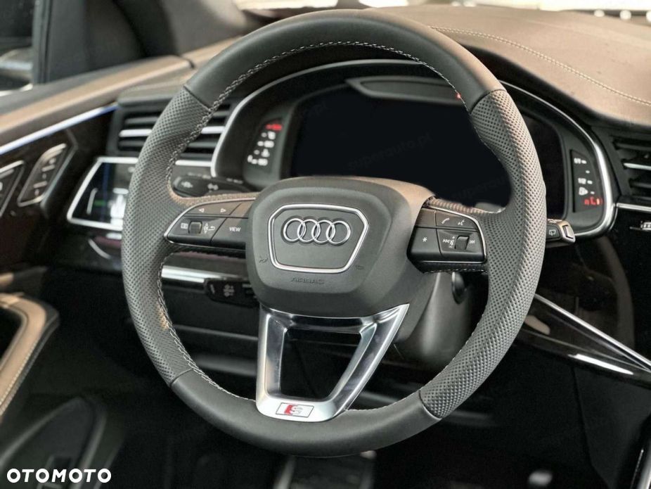 Audi Q8 - 10