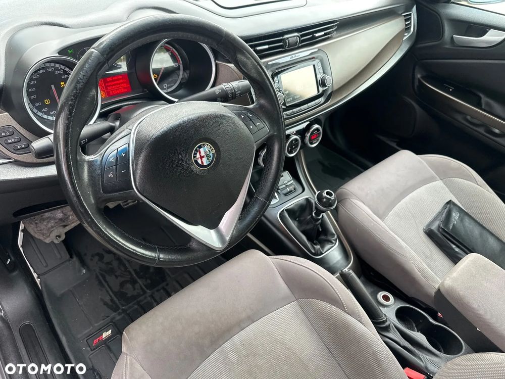 Alfa Romeo Giulietta 2.0 JTDM Distinctive - 12
