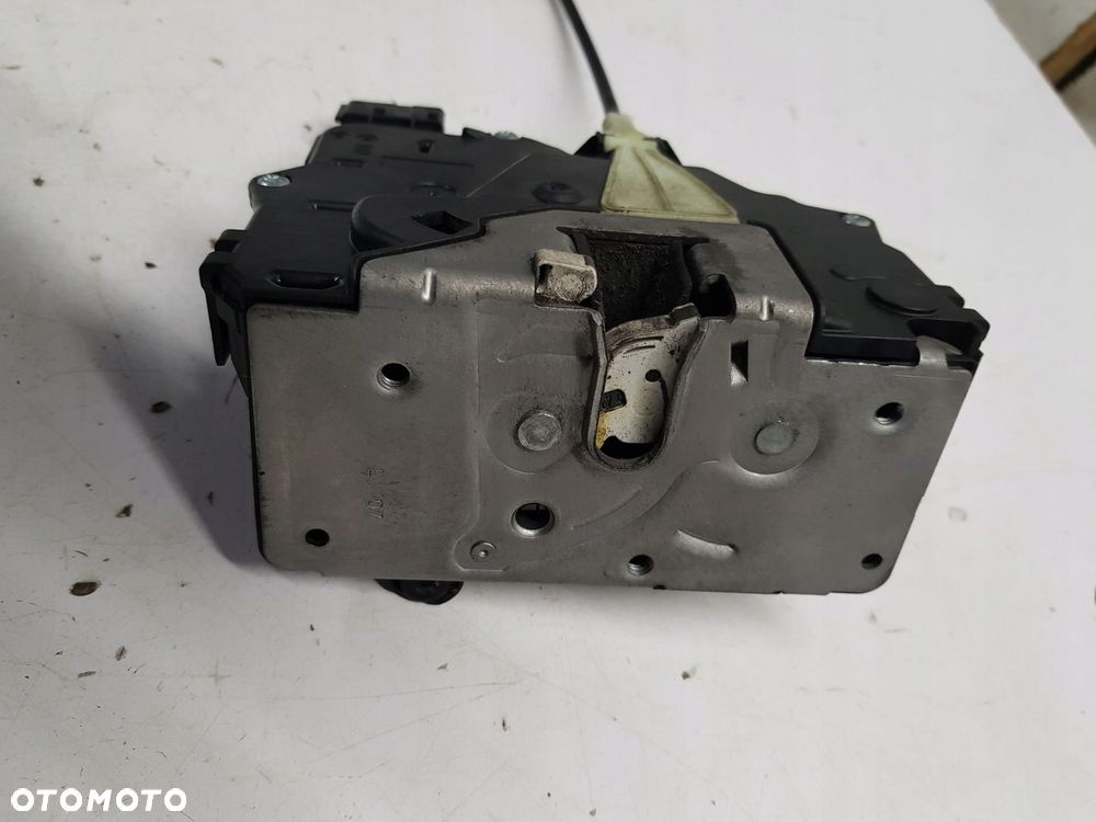 zamek drzwi lewy przód Opel Corsa E - 3