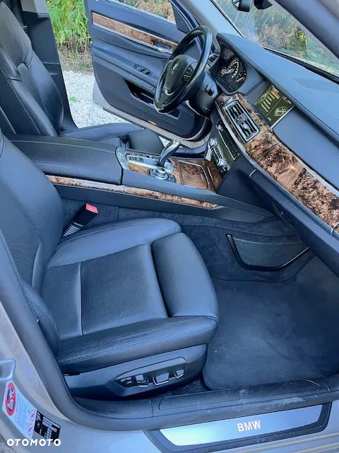 BMW Seria 7 740d xDrive - 17