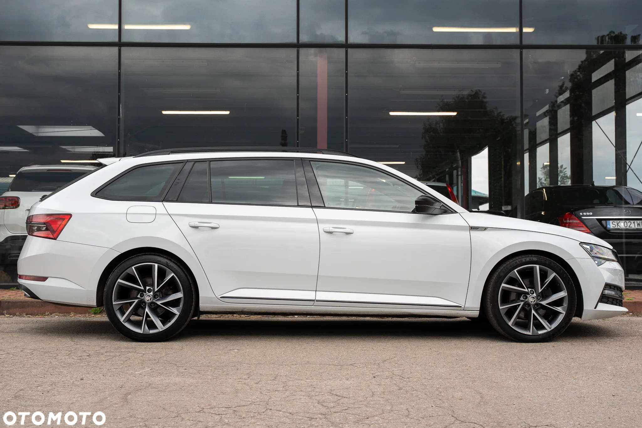 Skoda Superb 2.0 TDI DSG Sportline - 13