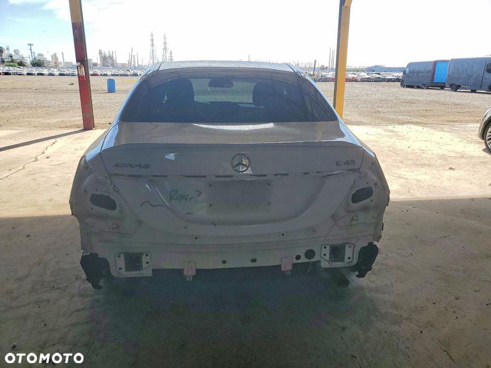 Mercedes-Benz Klasa C AMG 43 4-Matic - 7