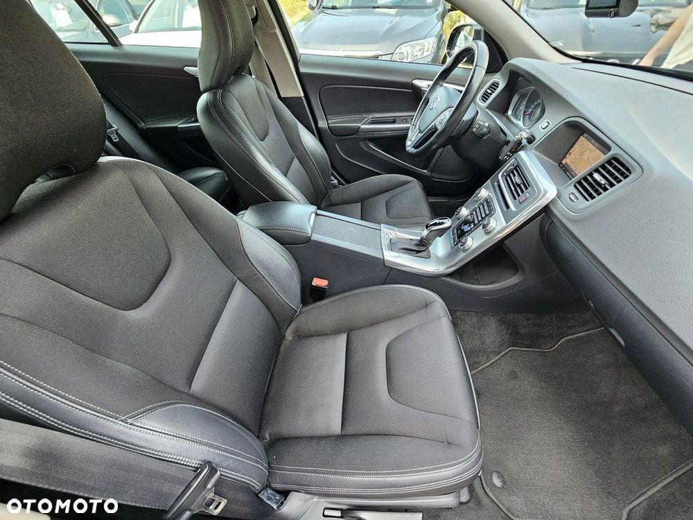 Volvo V60 Cross Country D4 Drive-E Kinetic - 10