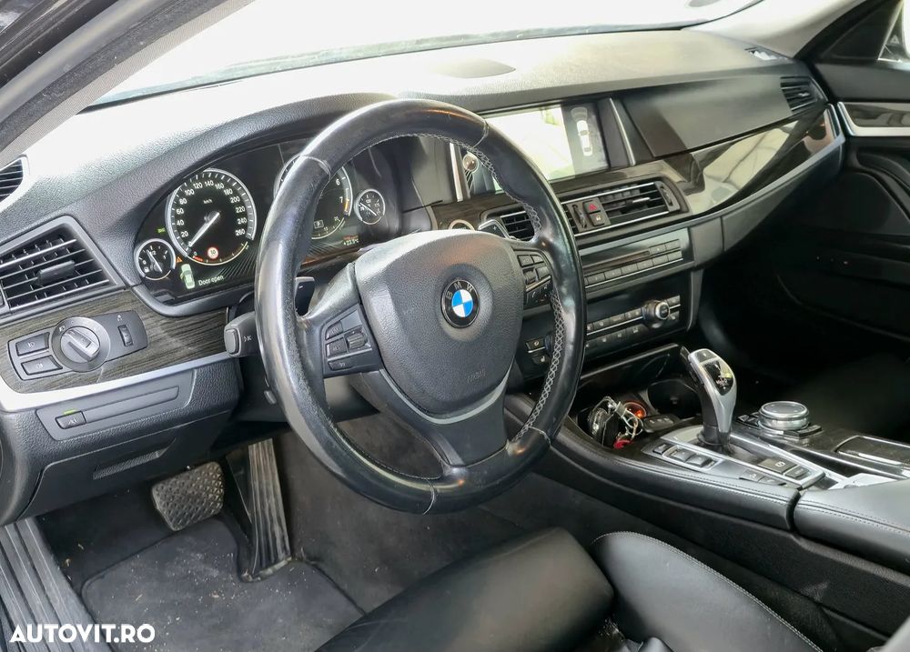 BMW Seria 5 535i xDrive Touring Aut. Luxury Line - 11