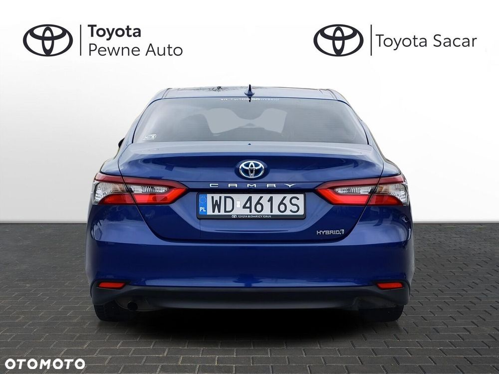 Toyota Camry - 4