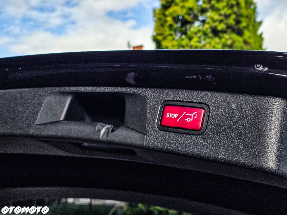 Mercedes-Benz Klasa E 220 d 9G-TRONIC - 37
