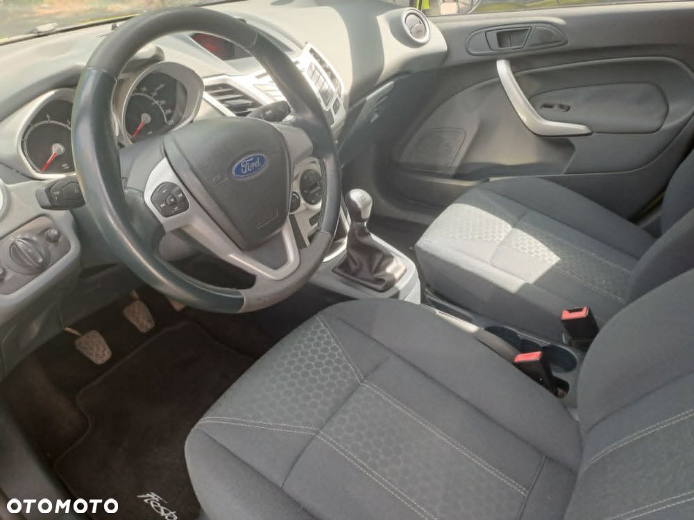 Ford Fiesta 1.4 Trend - 13