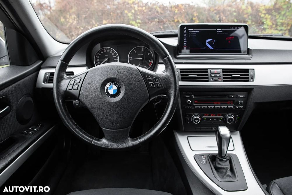 BMW Seria 3 320d xDrive DPF Touring Aut. Edition Exclusive - 2