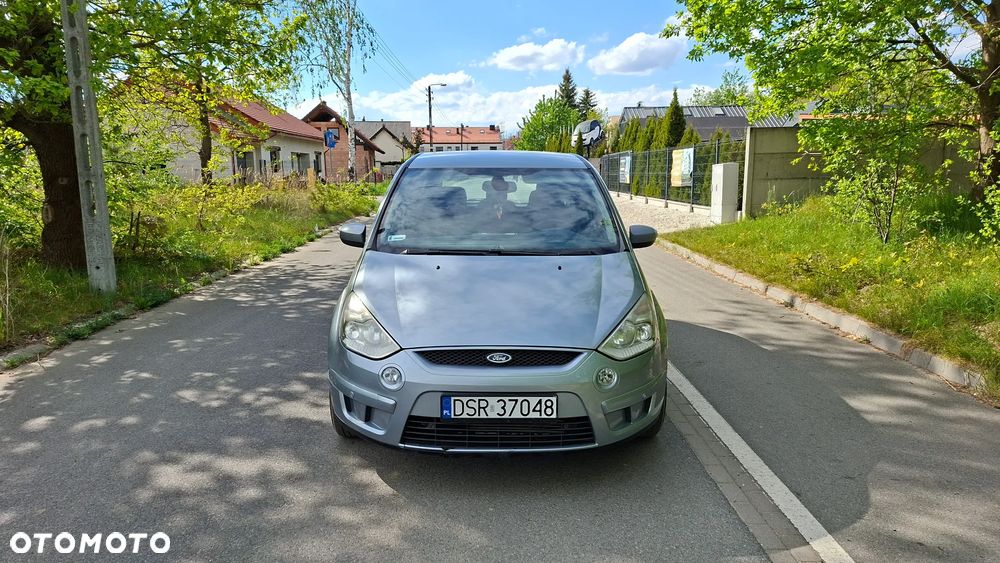 Ford S-Max - 13