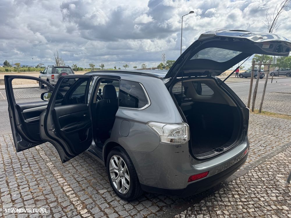 Mitsubishi Outlander - 3