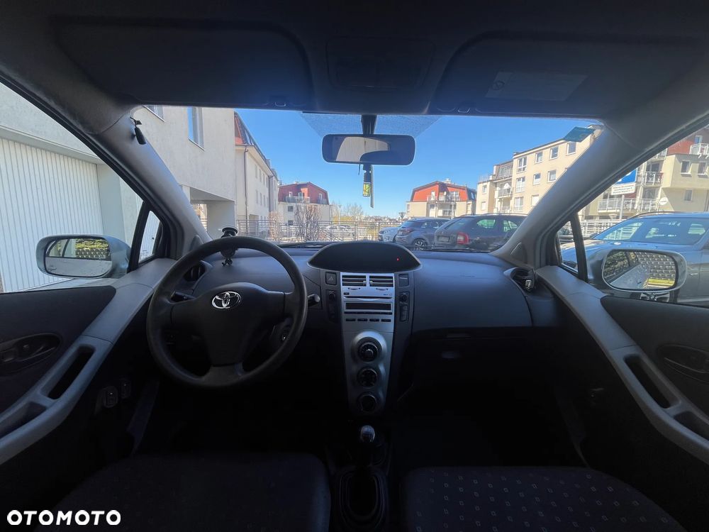 Toyota Yaris 1.3 Terra - 8